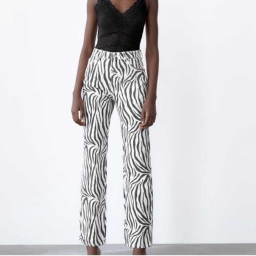 Zara fly button Zebra print size US2